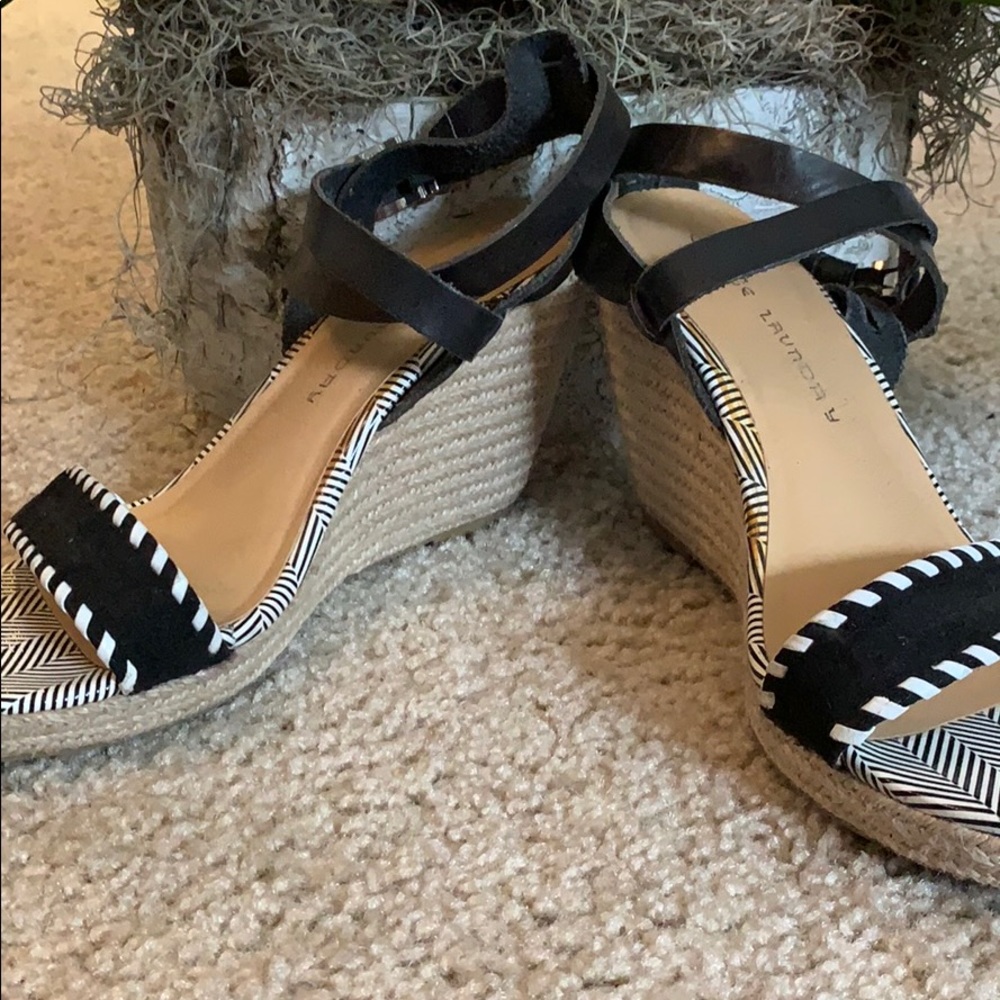 Wedge black and white sandals from Chinese Laundry